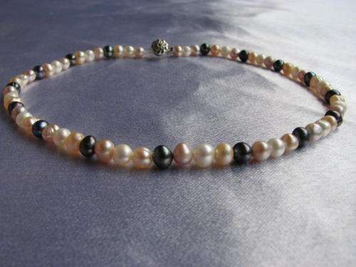 Kavanaghs Collection - Beautiful Authentic Multicolor Fresh Water Pearl Necklace