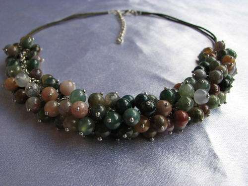 Kavanaghs - Stunning Hand Crafted Indian Agate Necklace.