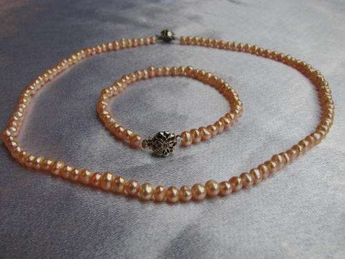 Kavanaghs - FREE SHIPPING - Exquisite Pink Fresh Water Seed Pearl Necklace and Bracelet Set