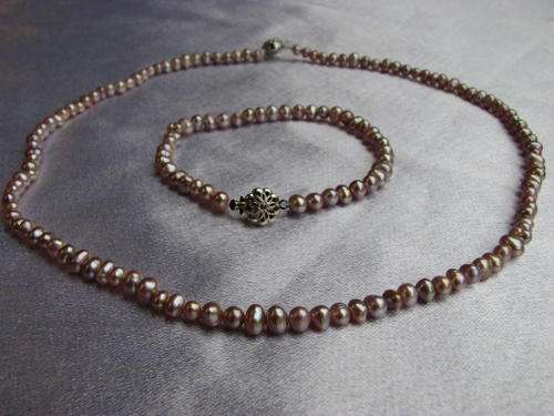 FREE SHIPPING - Exquisite Lavender Fresh Water Pearl Necklace and Bracelet Set