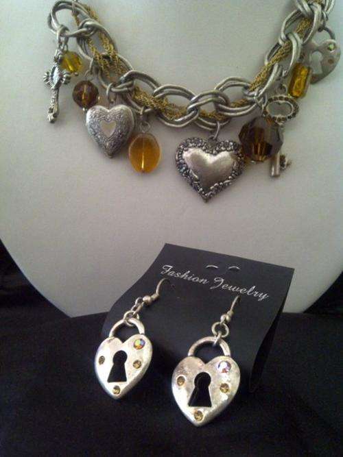 STURDY Charm Tri-color Necklace & earing set. "chic" LAST ONE.