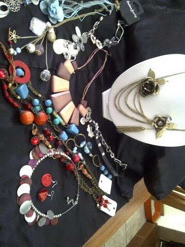 Bulk lot of NECKLACES -10 pieces @ R1 start. BARGAIN!!!