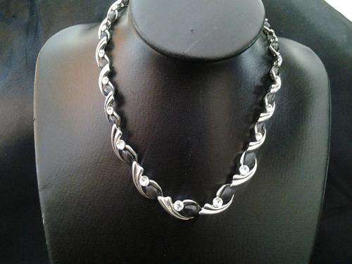 "Sexy & Romantic BLACK PEARLY-LIKE & rhinestone Necklace, LAST ONE!!!!