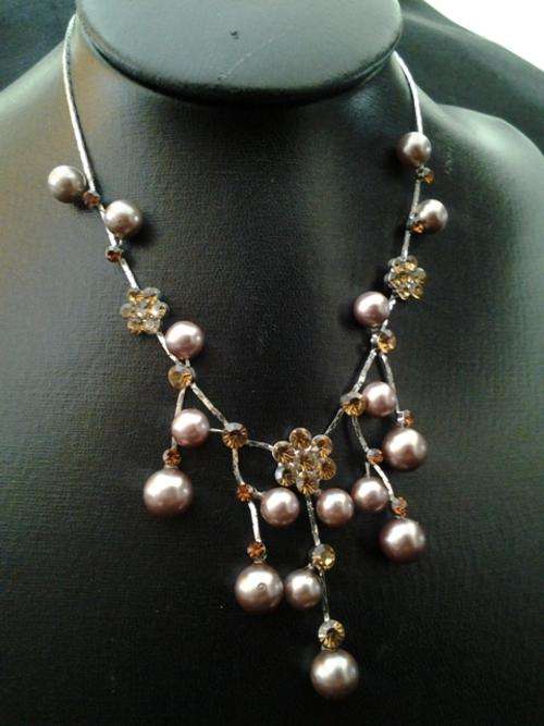 "Sexy & Romantic" BROWN PEARLY/FLOWER & rhinestone Necklace, LAST ONE!!!!