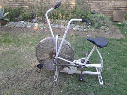 Schwinn Bicycle company - Vintage like excercise bike - no postage - never to be repeated -"Oh Wow".