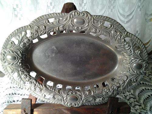 A vintage filigree candy bowl -  a detailled, quaint rare find.