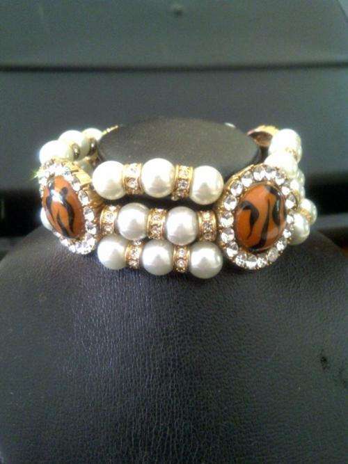 PEARL & ANIMAL LOOK BRACELET - PERFECT GIFT "LOVELY"