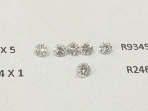 A SET OF 6 BEAUTIFUL MOISSANITE MAN MADE DIAMONDS