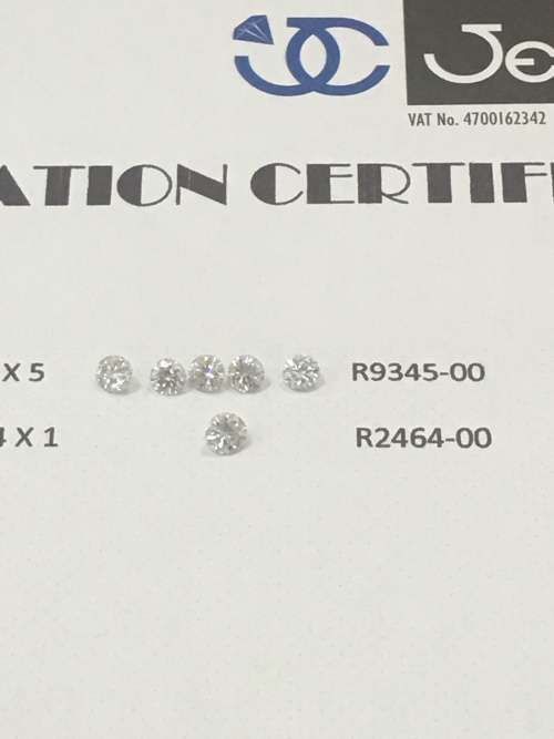 A SET OF 6 BEAUTIFUL MOISSANITE MAN MADE DIAMONDS
