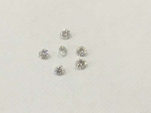 A SET OF 6 BEAUTIFUL MOISSANITE MAN MADE DIAMONDS