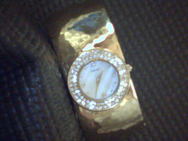 TOMATO BANGLE WATCH WITH DIAMANTE