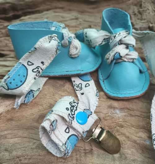 Leather new born baby shoes