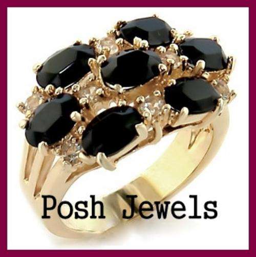 ***CLUSTER SETTING WITH BLACK SWAROVSKI CRYSTAL STONES SIZE 6***