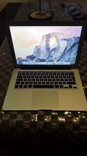 Apple macbook Air 13" core i5/1.4GHz