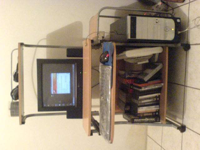 desktop computer stand with 17 inch crt monitor