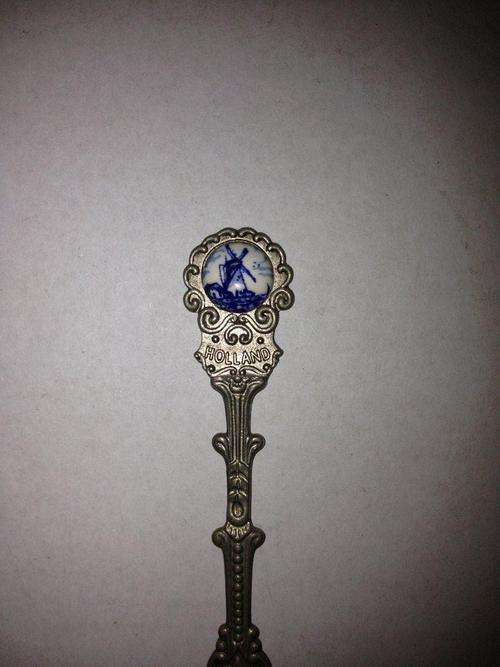 Vintage Treasure Teaspoon Hunt - 600 Spoons