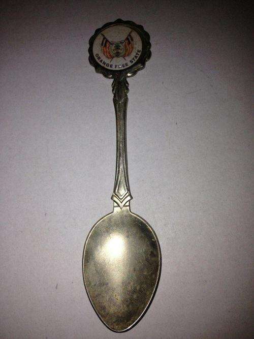 Vintage Treasure Teaspoon Hunt - 600 Spoons