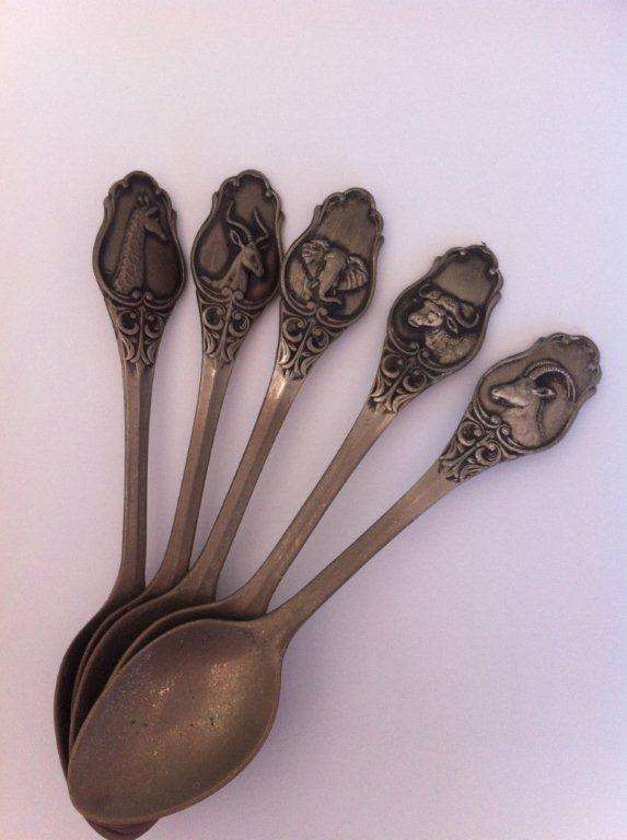 Vintage Treasure Teaspoon Hunt - 600 Spoons