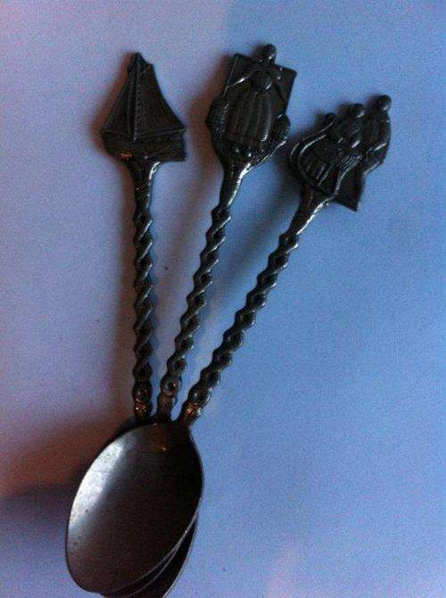 Vintage Treasure Teaspoon Hunt - 600 Spoons