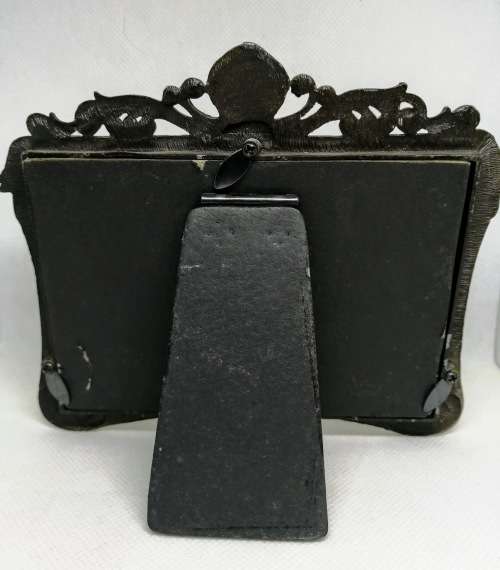 VINTAGE DOUBLE PICTURE PHOTO FRAME DECORATED METAL & ENAMEL