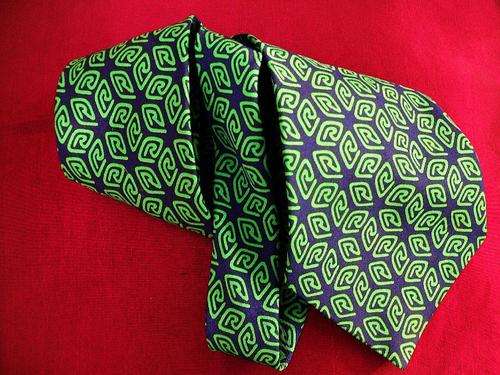 Stunning Psychedelic  70 's  Silk  Vintage Tie in Green and Blue