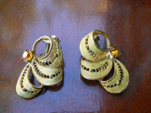 1950 Vintage Glamorous Filigree Metal Flower Costume Jewelry Clip Earrings