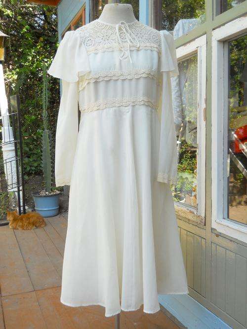 Romantic 1970's Vintage Pretty Baby Cream White Ruffled Chiffon And Lace Dress Size 12