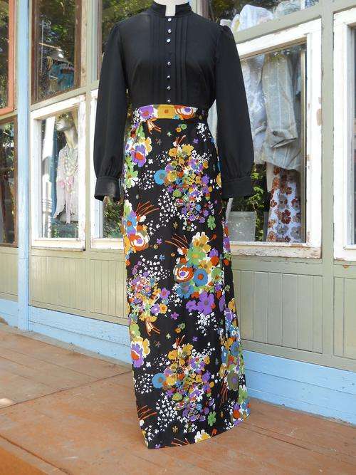 Bohemian 1970's Vintage Long Power Flower Dress Long Sleeves and Belt  Size 14