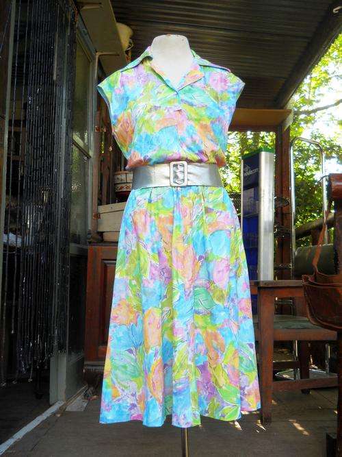 Vintage Summer Jersey Dress Floral Pattern Sleeveless with Collar Size 10 to Small 12not included