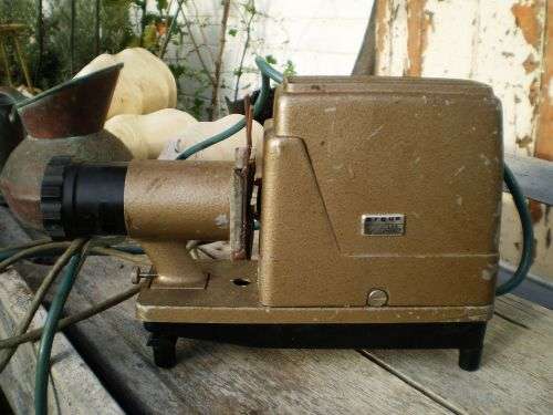 Vintage Argus 300 Compact slide projector working perfectly