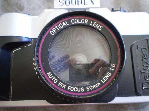 Vintage Sounex Deluxe 1 35mm camera