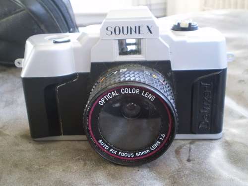 Vintage Sounex Deluxe 1 35mm camera