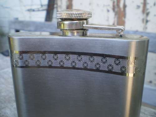 Beautiful Stainless Steel Engraved 'Happy 40th" Hip Flask 5 oz ideal birthday gift