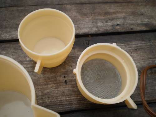 1950s Vintage Car Coffee Maker With Cups and Filter