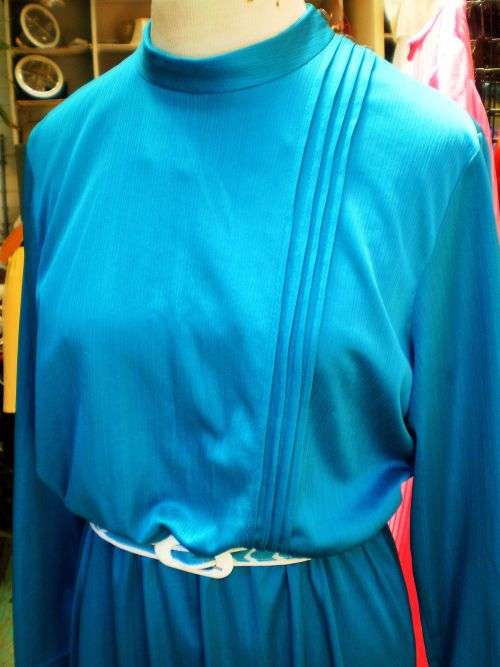 Original 1970's Vintage Emerald Long Sleeves And Collar Day Dress With Belt Size 12