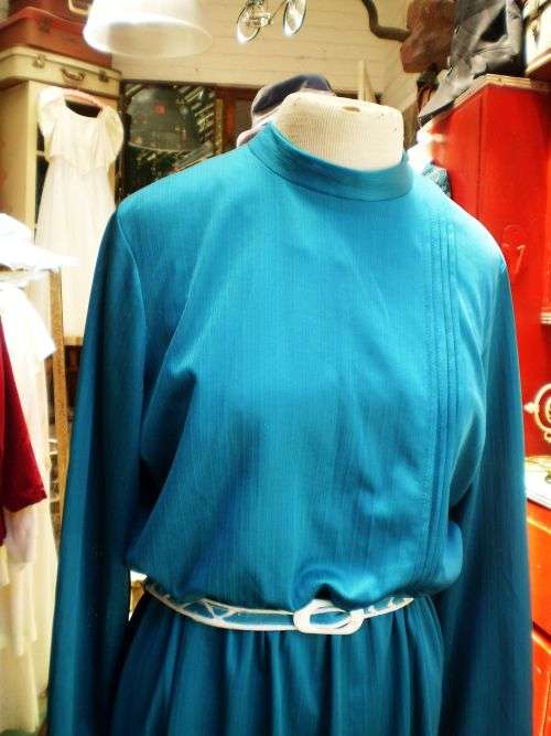 Original 1970's Vintage Emerald Long Sleeves And Collar Day Dress With Belt Size 12