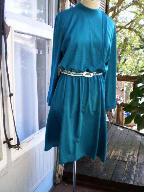 Original 1970's Vintage Emerald Long Sleeves And Collar Day Dress With Belt Size 12