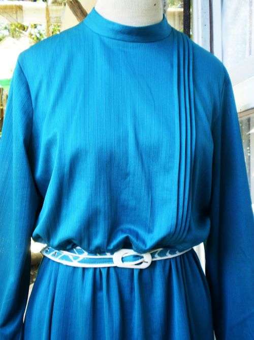 Original 1970's Vintage Emerald Long Sleeves And Collar Day Dress With Belt Size 12