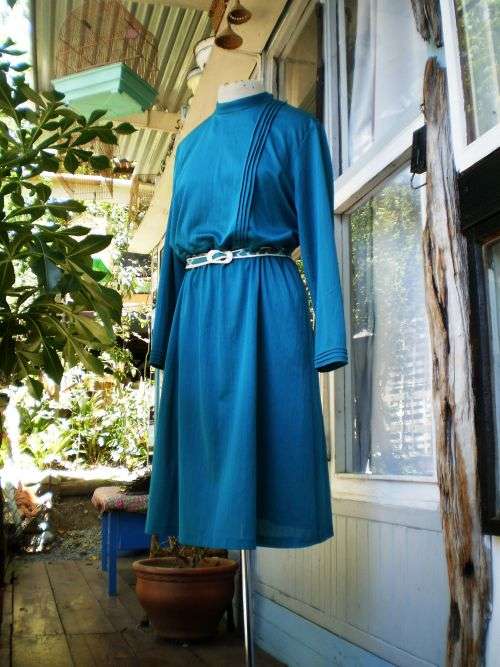 Original 1970's Vintage Emerald Long Sleeves And Collar Day Dress With Belt Size 12