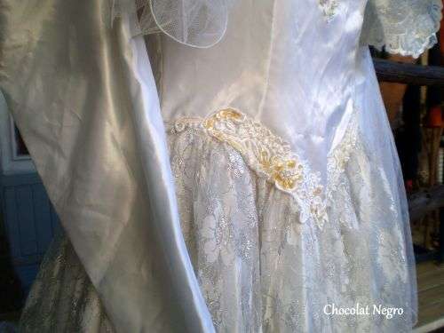 Stunning Vintage Original 1980s Satin And Lace Wedding Dress Train And Veil size 10