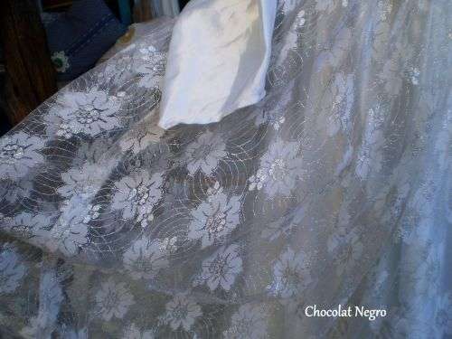 Stunning Vintage Original 1980s Satin And Lace Wedding Dress Train And Veil size 10