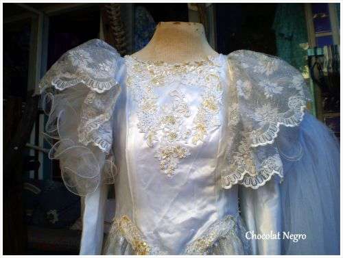 Stunning Vintage Original 1980s Satin And Lace Wedding Dress Train And Veil size 10