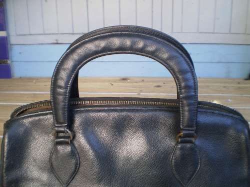 Vintage 1960s Genuine "Luxury In Leather" Black Handbag Inside Outside Leather with original mirror