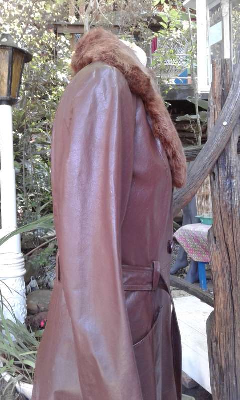 Vintage coat with fur collar top