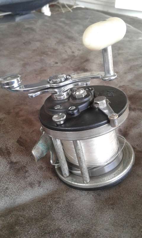 Vintage Penn Surfmaster Fishing Reel No.100