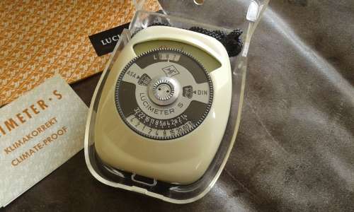 Vintage Agfa Lucimeter S 35mm external film exposure meter complete with box and manual