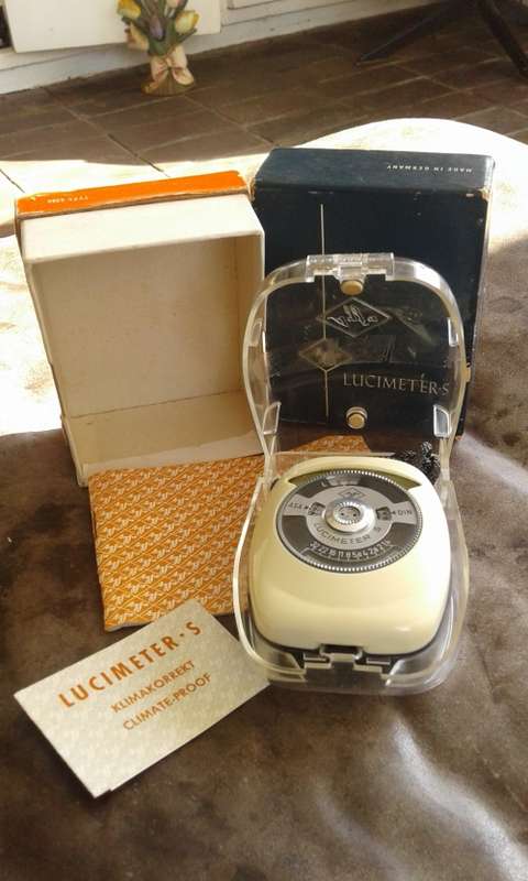 Vintage Agfa Lucimeter S 35mm external film exposure meter complete with box and manual