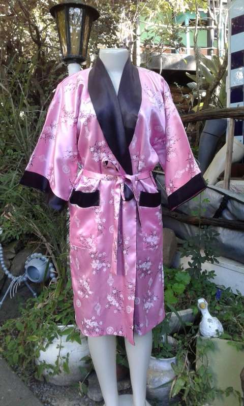 Vintage Reversible Pink And Black Pure Silk Kimono Gown WithCherry Blossom And Dragon Motif Size 14