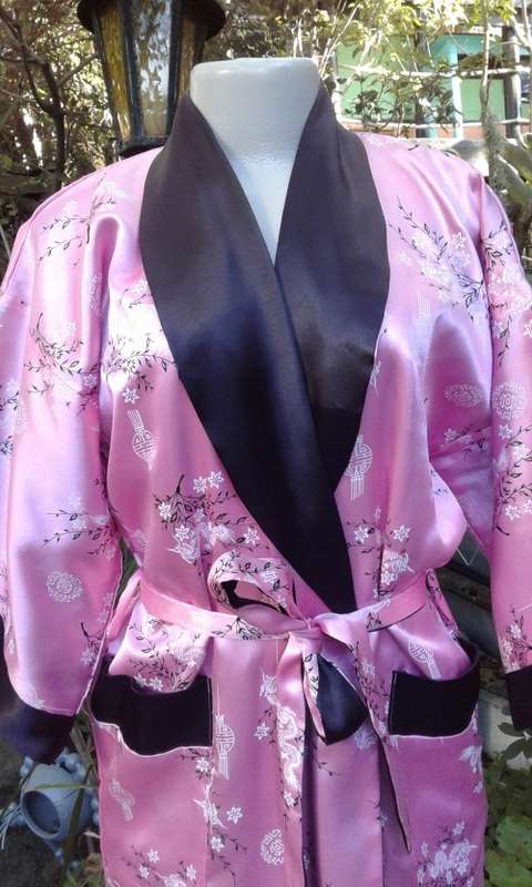 Vintage Reversible Pink And Black Pure Silk Kimono Gown WithCherry Blossom And Dragon Motif Size 14