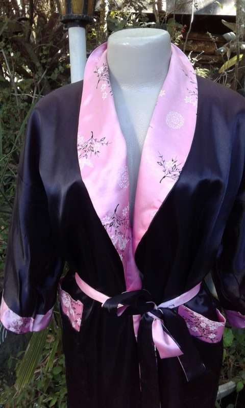 Vintage Reversible Pink And Black Pure Silk Kimono Gown WithCherry Blossom And Dragon Motif Size 14